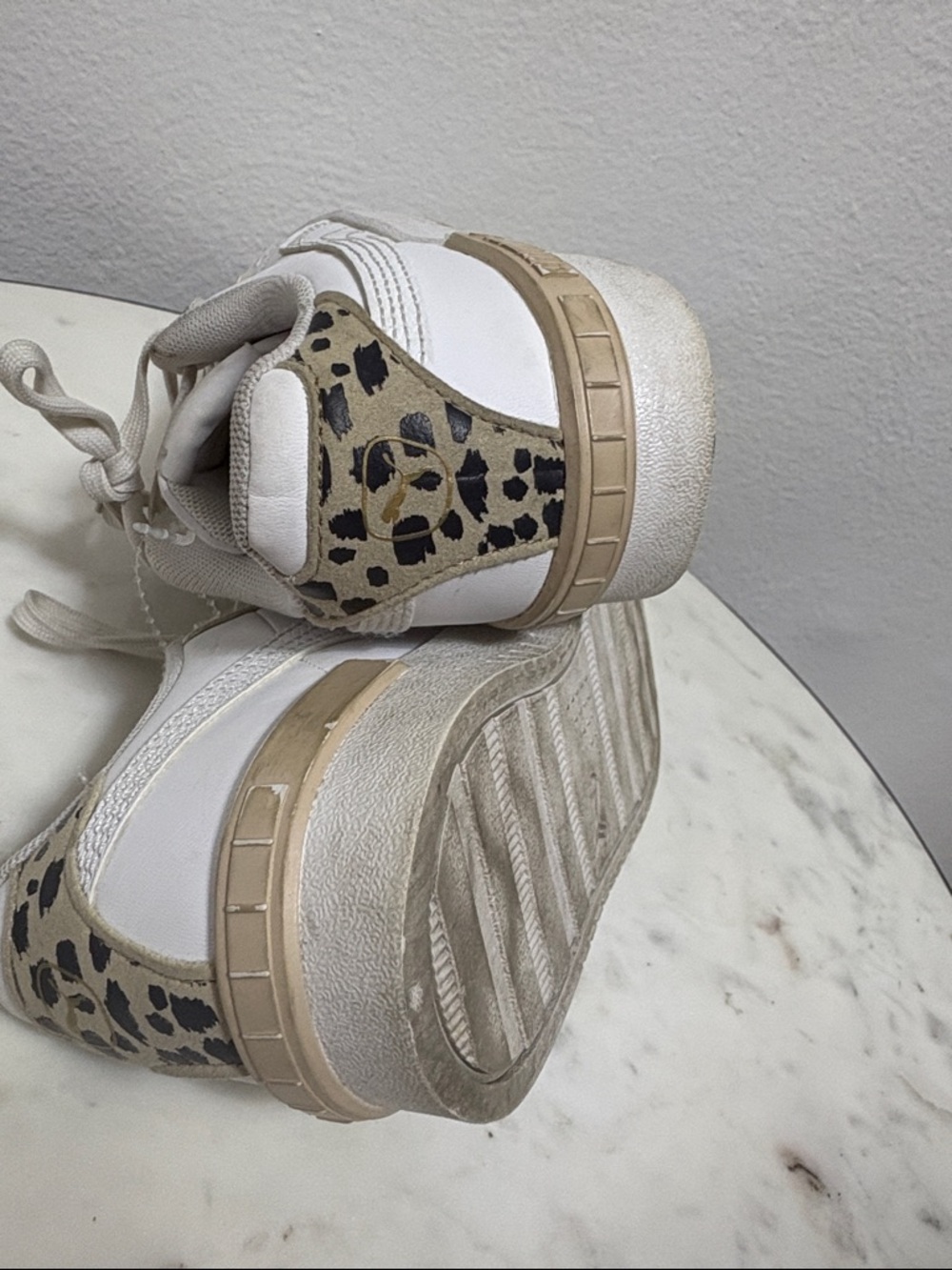Puma Kids White Sneakers with Gold Accents - Picture 10 of 13